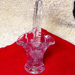 VINTAGE Cut glass/Crystal Bridal Basket/Vase, Traditional, Vintage, Oldfashioned